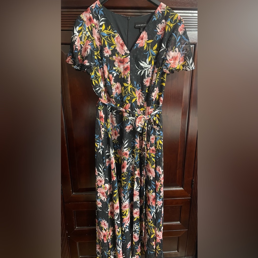 Women’s Lane Bryant beautiful floral pattern dress with built in slip size 16
